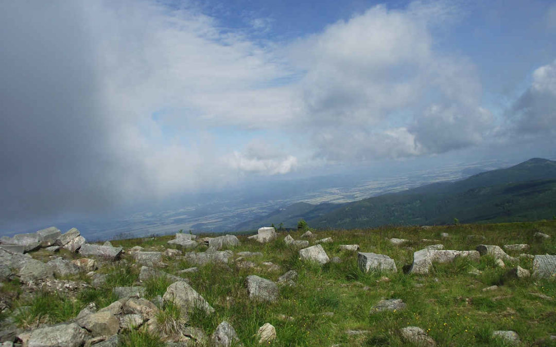 Výstup na Králický Sněžník je plný skvělých panoramat