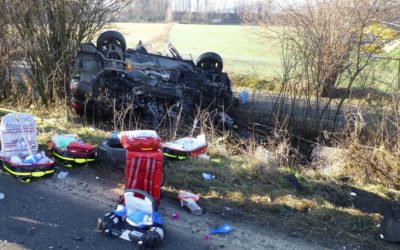 Mladí řidiči ročně usmrtí na 100 lidí, problémem je nezkušenost, rychlost a řízení pod vlivem alkoholu a drog