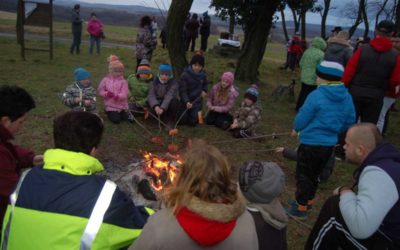 Novoroční výšlap na Dubovec šli v Dívčím Hradě už po páté