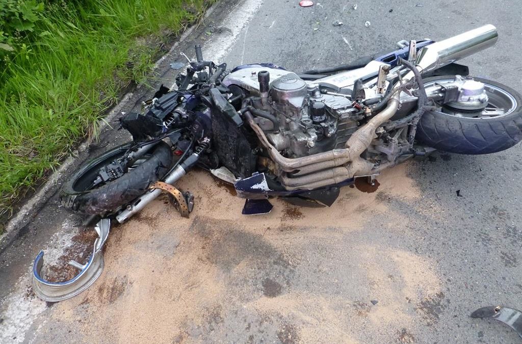 Tragické srážky aut s motorkáři jsou často důsledkem přehlédnutí