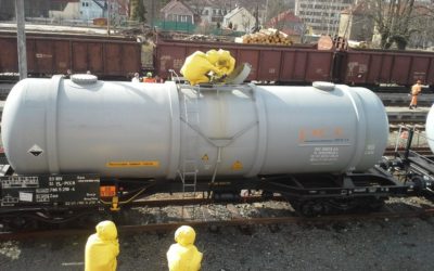 Na bruntálském nádraží unikala kyselina chlorovodíková, na místě zasahovaly čtyři jednotky hasičů