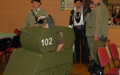 Nejlepší masku na maškarním plese získal soubor Čtyři z tanku a pes