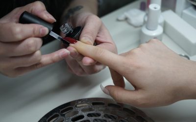 Zpevňovače nehtů obsahují toxický koktejl
