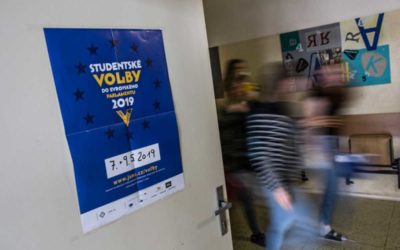 Studentské volby do Evropského parlamentu vyhrála Česká pirátská strana