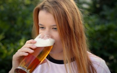 Mladiství v Česku seženou cigarety a alkohol bez potíží