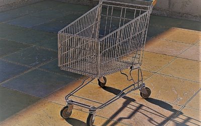 Po rozbalování dárků následovaly před supermarketem závody nákupních vozíků