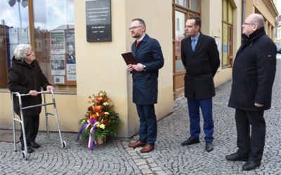 Válečného veterána Petra Becka připomíná pamětní deska v Bruntále