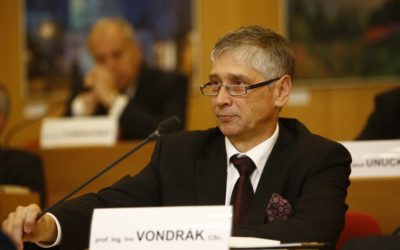 Hejtmani požádají o nouzový stav, chtějí návrat dětí do škol