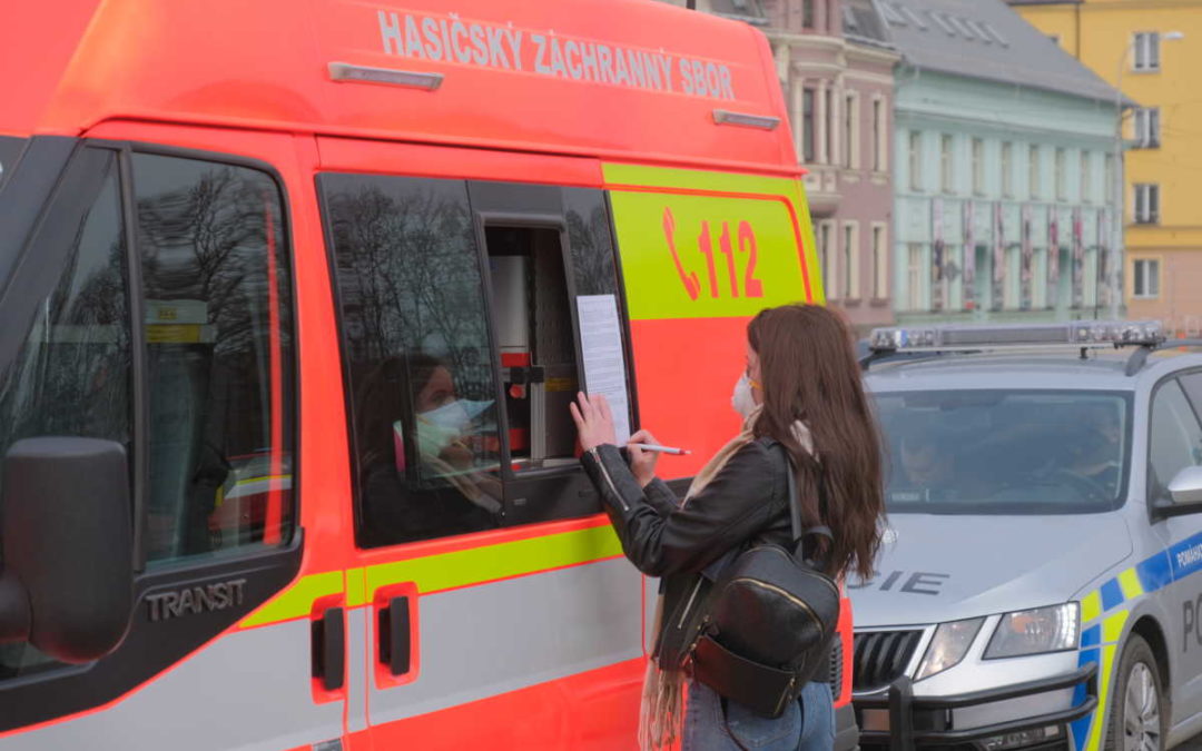 Hasiči opět zajišťují převoz českých občanů domů, cestující rozvezl autobus i do Krnova