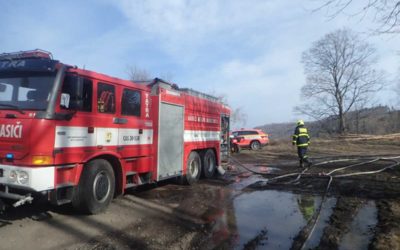 Za požár 20 hektarů lesa na Bruntálsku může spadlý drát