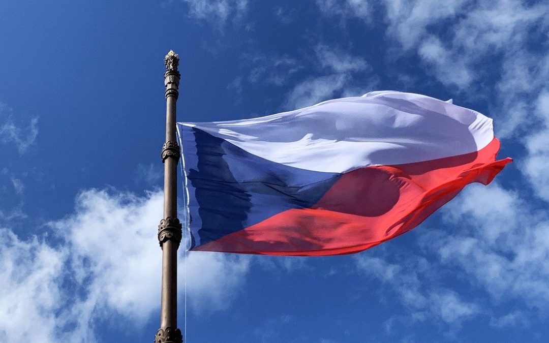 Česká vlajka slaví výročí, od jejího vzniku uplynulo 100 let