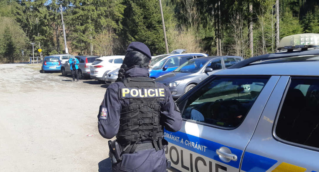 Policisté v Moravskoslezském kraji o víkendu dohlíželi na dodržování opatření v souvislosti s pandemií koronaviru
