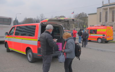 Hasiči už rozvezli domů po Moravskoslezském kraji 66 cestovatelů