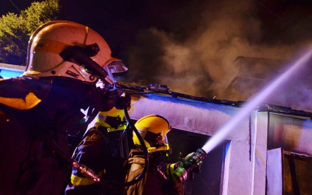 V Široké Nivě vzplanula kůlna s udírnou, na místě zasahovaly tři jednotky hasičů