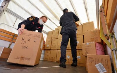 Krajským skladem ochranných prostředků už prošlo téměř 12 tisíc krabic