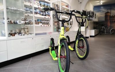 Krnovské infocentrum získalo dvě nové koloběžky