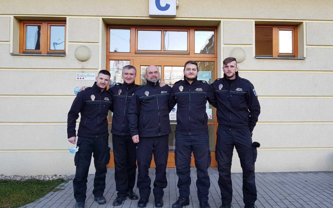 Strážníci Městské policie Krnov darovali rekonvalescentní plazmu