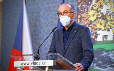 Epidemie COVID-19 začíná v ČR zpomalovat, přijatá opatření se projevují