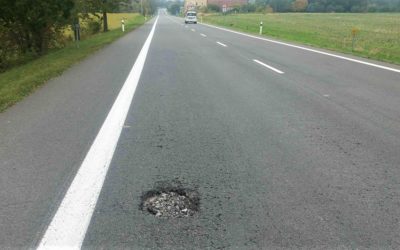 Oprava povrchu silnice I/45 u Brantic potrvá do pátku
