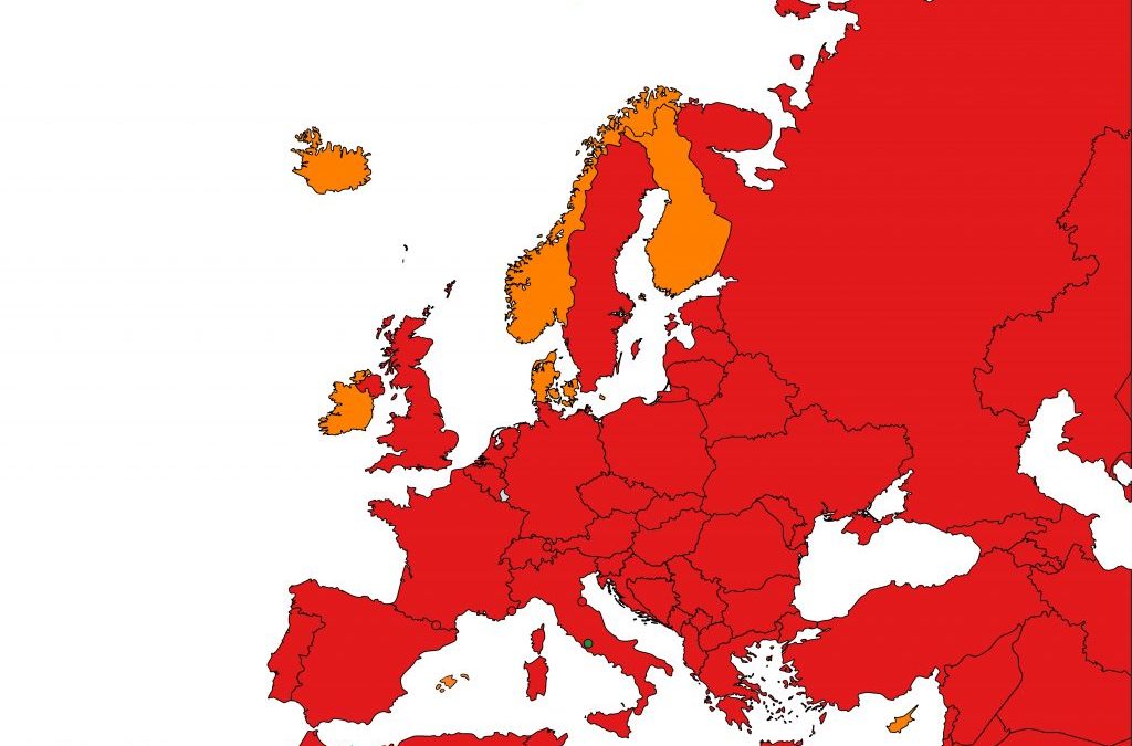 Ze seznamu zemí s nízkým rizikem nákazy vypadne Lotyšsko a Estonsko, do oranžové kategorie se přesunou Kypr a Baleáry