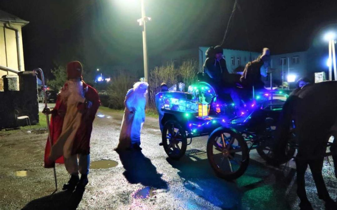 V pátek projelo Jindřichovem Mikulášovo spřežení