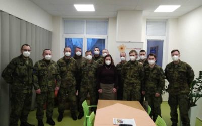 První skupina vojáků dnes ukončila své působení v Domově pro seniory v Krnově