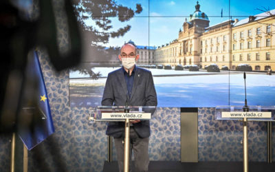 Skóre PES je na hodnotě 73, zátěž zdravotního systému je ale i nadále vysoká