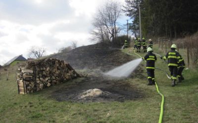 Počet požárů, které způsobí vypalování trávy a pálení biologického odpadu, neustále roste