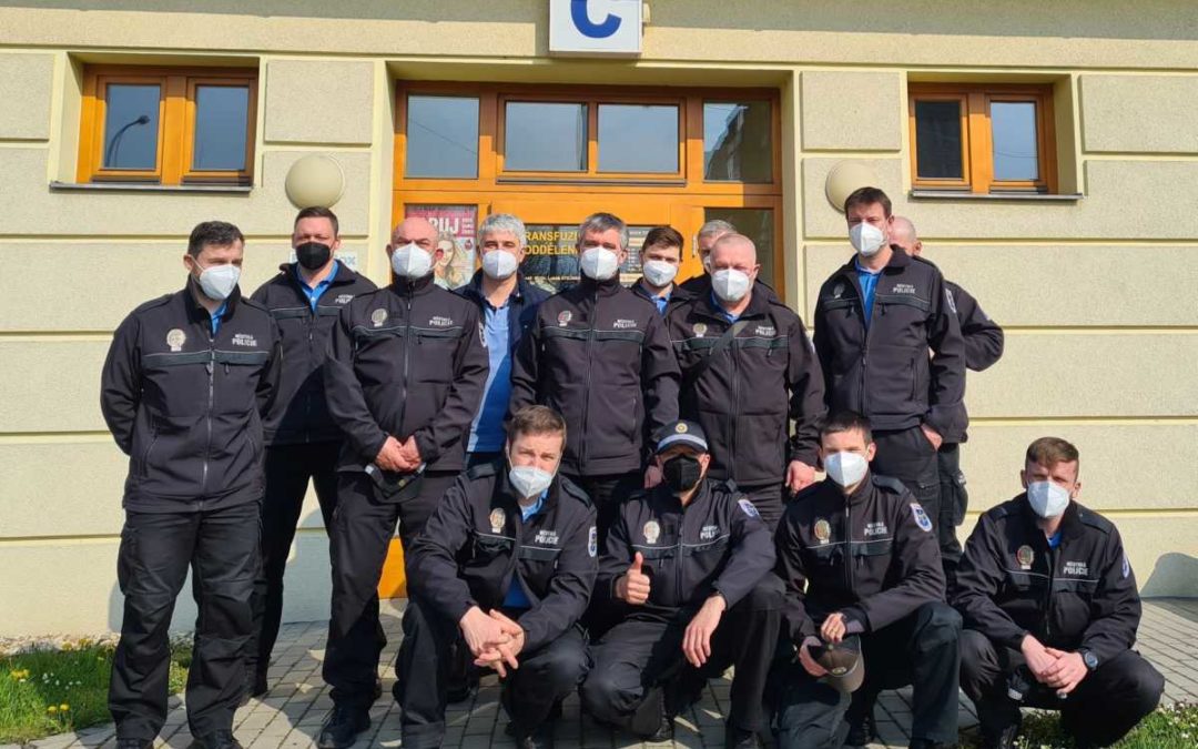 Strážníci Městské policie Krnov darovali krev
