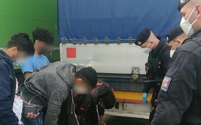 Moravskoslezský kraj: Ve dvou kamionech se nacházelo devět migrantů
