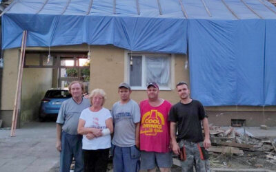 Pět mužů z Vrbna vyrazilo na jižní Moravu! Pomáhají rodinám, které zasáhlo ničivé tornádo