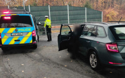 Za neuhrazenou pokutu může policie zadržet registrační značku i dát na vůz botičku
