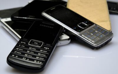 Děti ve školkách v regionu sbírají staré mobily