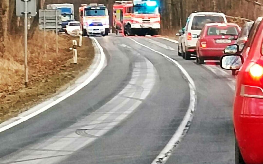 Tragická nehoda! U Nových Heřminov se zabil řidič auta
