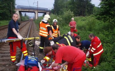 Opavsko: Mladý muž vstoupil přímo před projíždějící vlak