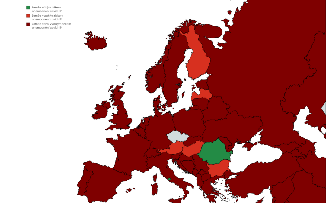 Osoby očkované posilovací dávkou vakcíny se při návratu do České republiky nemusí testovat