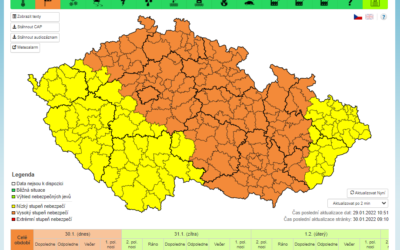 Výstraha meteorologů na silný vítr a sníh se rozšířila až do čtvrteční půlnoci