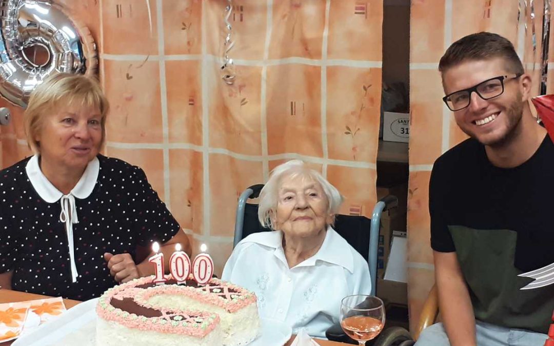 Obyvatelka Domova pro seniory Krnov Margita Musilová oslavila 100 let