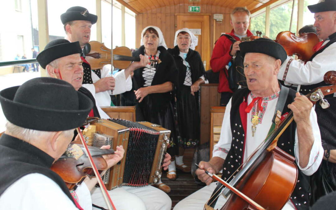 Na Osoblažsku odstartovala česko-slovenská jízda parním vlakem