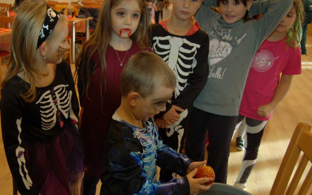 Děti v Dívčím Hradě si užily Halloween