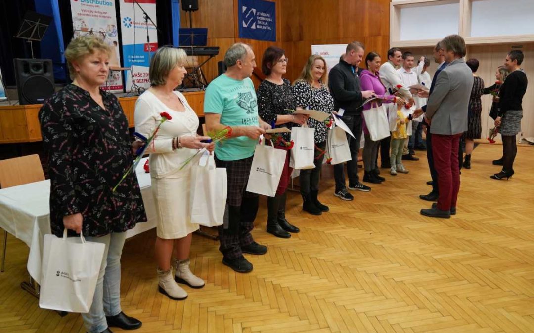 Dárci krve obdrželi v Bruntále plakety za jubilejní bezpříspěvkové dárcovství krve
