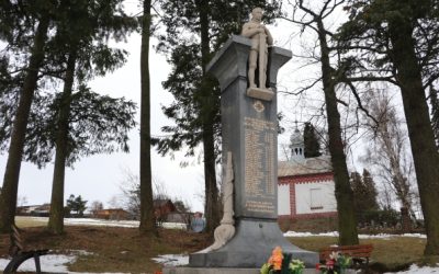 Krnov: Na pomníku jsou jména padlých opět čitelná