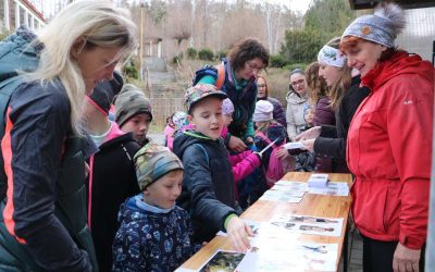 Do ježnických lesů malé i velké zavedlo Putování ke studánce