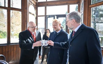 Premiér Fiala a ministr zdravotnictví Válek navštívili Horské lázně v Karlově Studánce
