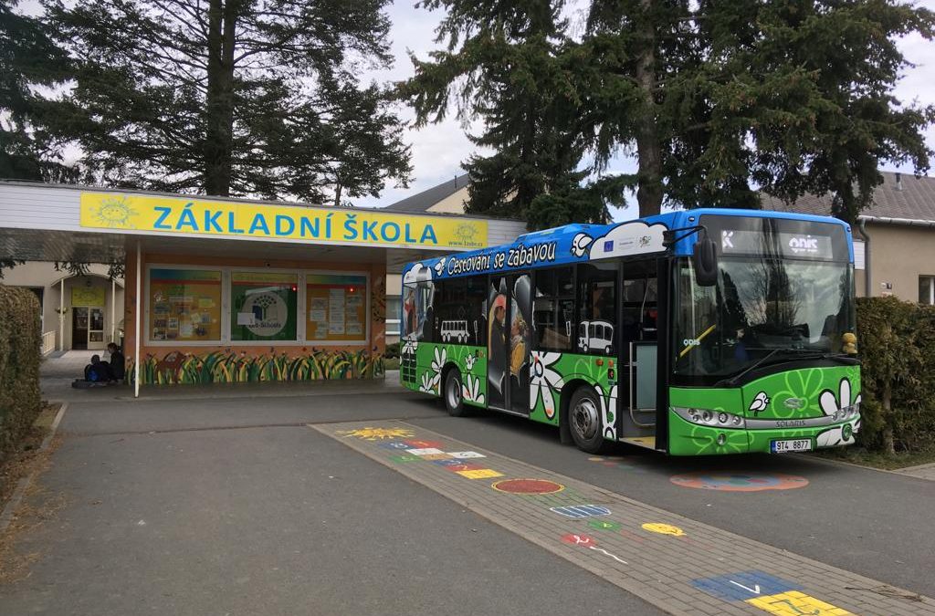 Bruntál: K jedničce přijel zelenomodrý autobus