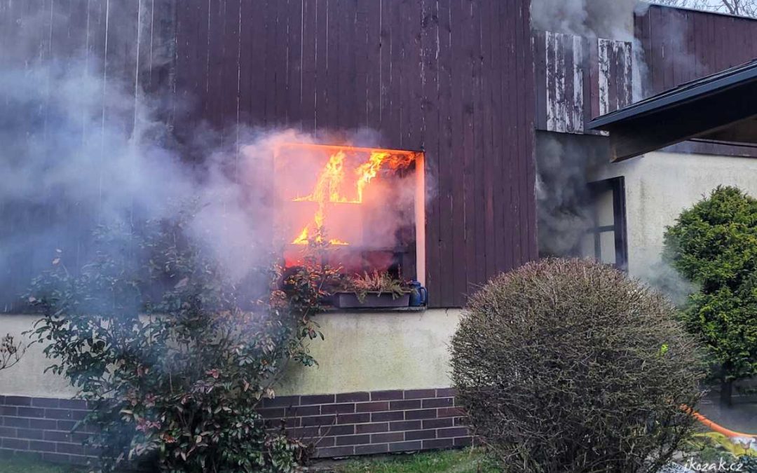 V Bruntále vzplanul obchod, oheň způsobil škodu 950 tisíc