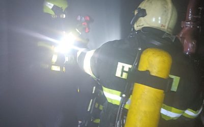 Břidličná: Požár sklepního prostoru zaměstnal šest jednotek hasičů, předběžná škoda byla vyčíslena na 900 tisíc korun
