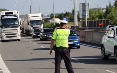 Řidičák od 17 let, přehlednější bodový systém schválila Sněmovna
