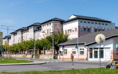 Krnov: Hlavní budova nemocnice má novou střechu