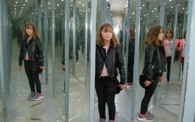 Zrcadlový labyrint v Úvalně je skvělou zábavou pro všechny
